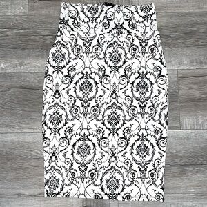 April Black and White Midi Pencil Skirt Size Medium